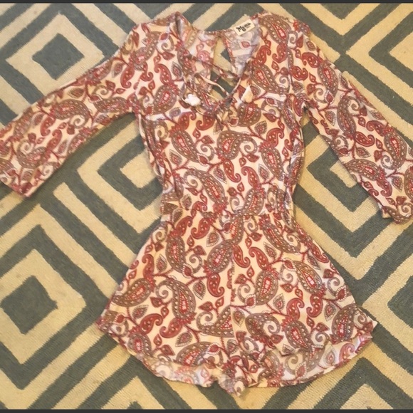 Beautiful Romper! *Size Small - Live Pics Included - Picture 9 of 9